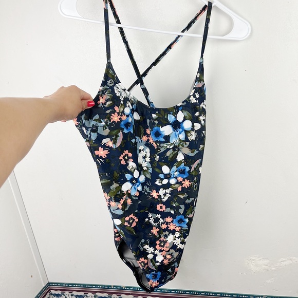 Adore Me Floral Print One Piece Swimsuit Adjustable Straps Low Back Medium NWT - Picture 2 of 9